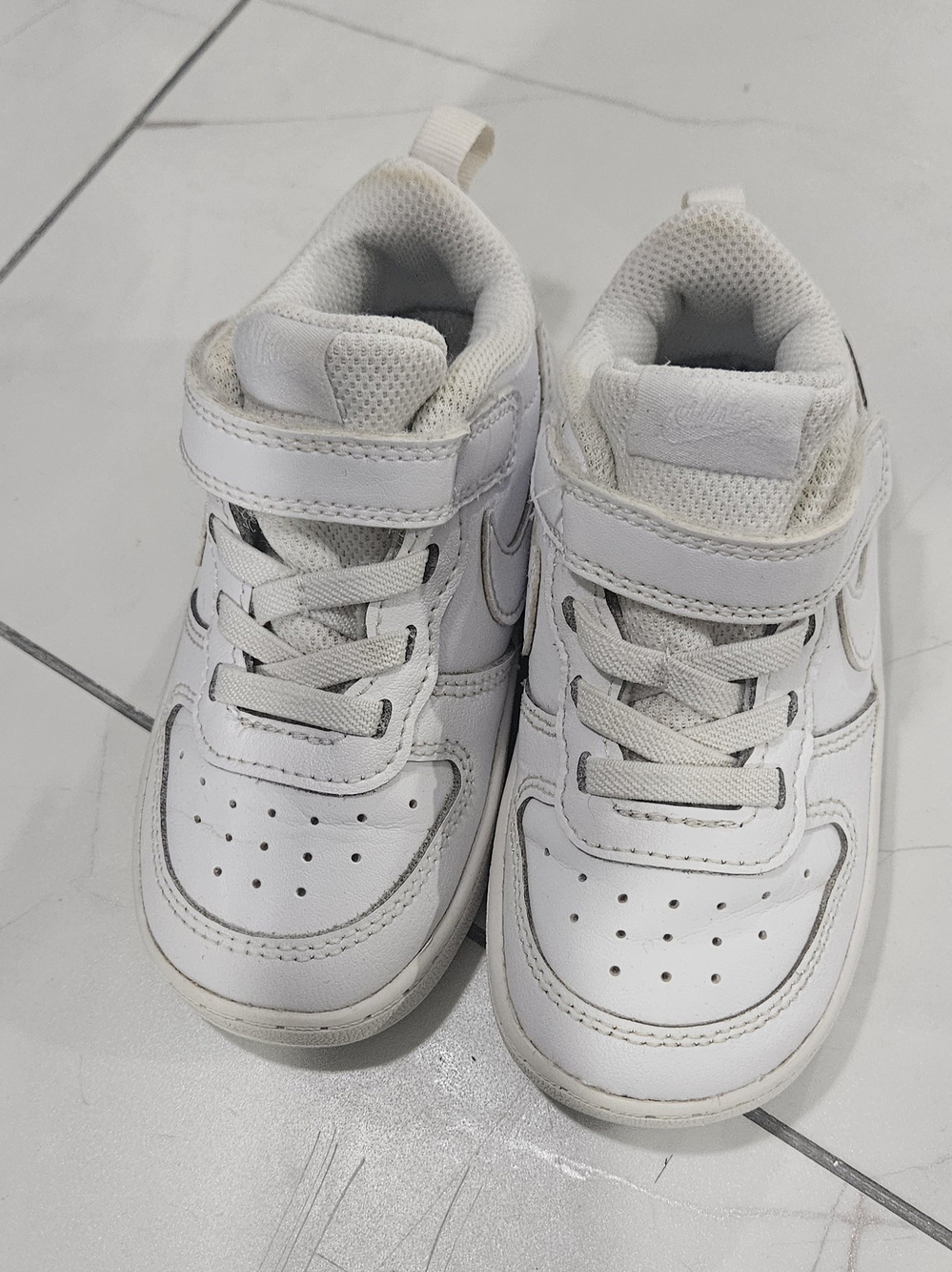 Nike White Toddler Hook-and-Loop Athletic Sneakers